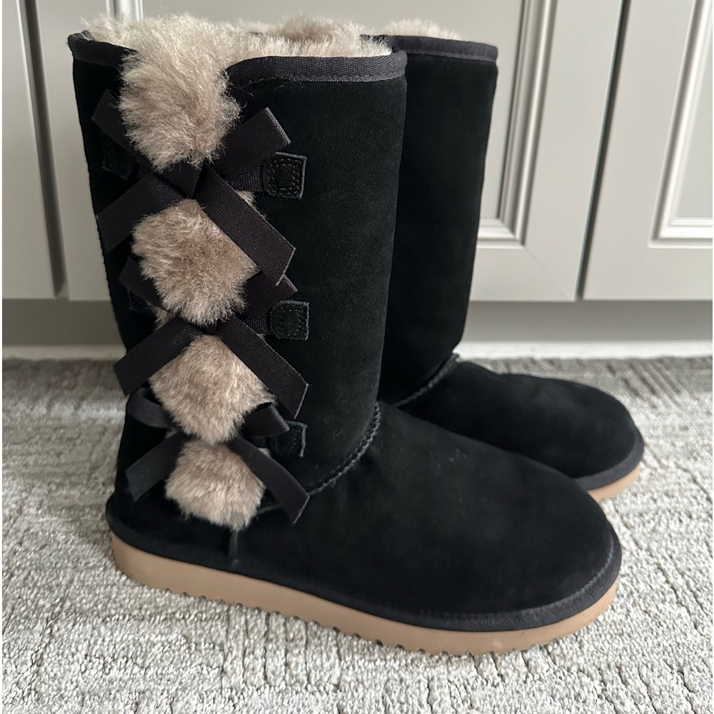black KOOLABURRA BY UGGS boots